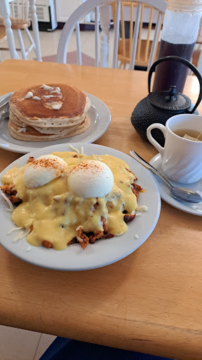 Photo of SunRise Diner - 908 2 Ave, Beaverlodge, AB T0H 0C0